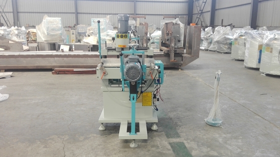 China Altamente máquina do Pvc Upvc da velocidade para a máquina de trituração do furo do fechamento do perfil da porta fornecedor